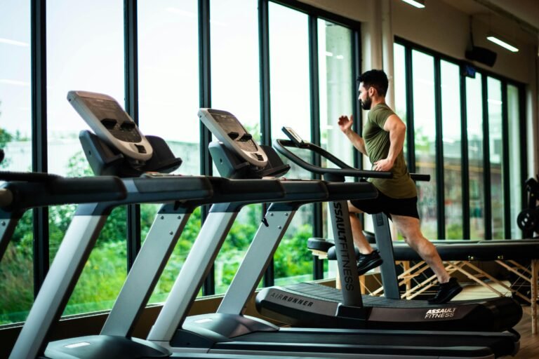 Arc Trainer vs Cross Trainer: Which Cardio Machine is Right for You?